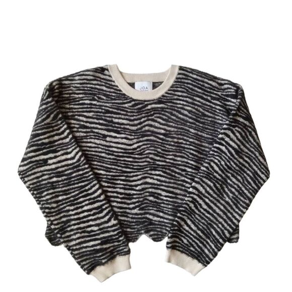 J.O.A. White & Black Zebra Pattern Eyelash Knit Pullover Sweater Women's Medium - Picture 1 of 15